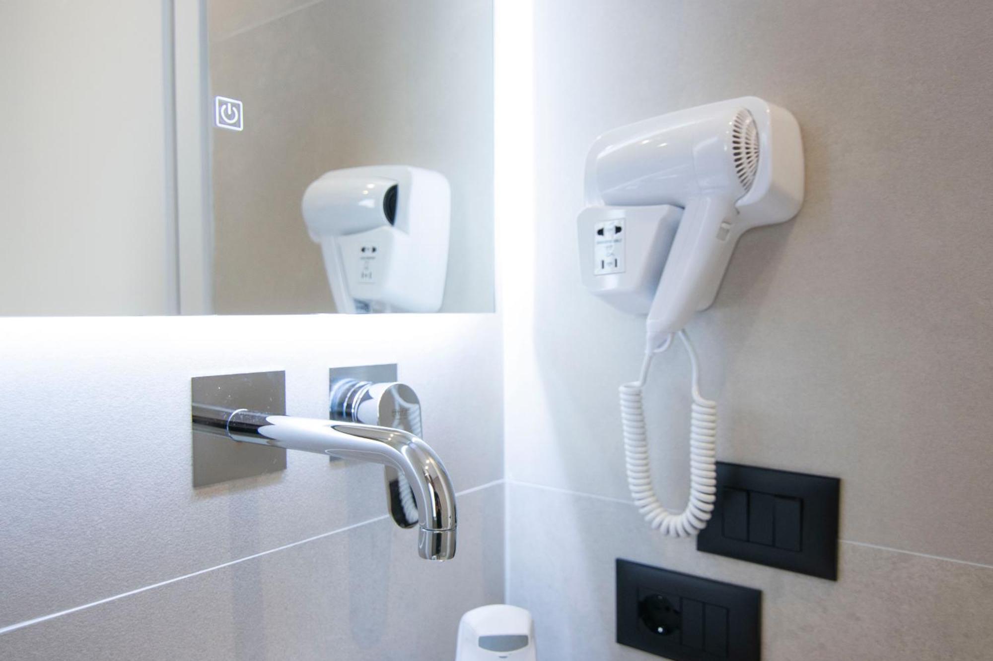 Mina Luxury Tiranë