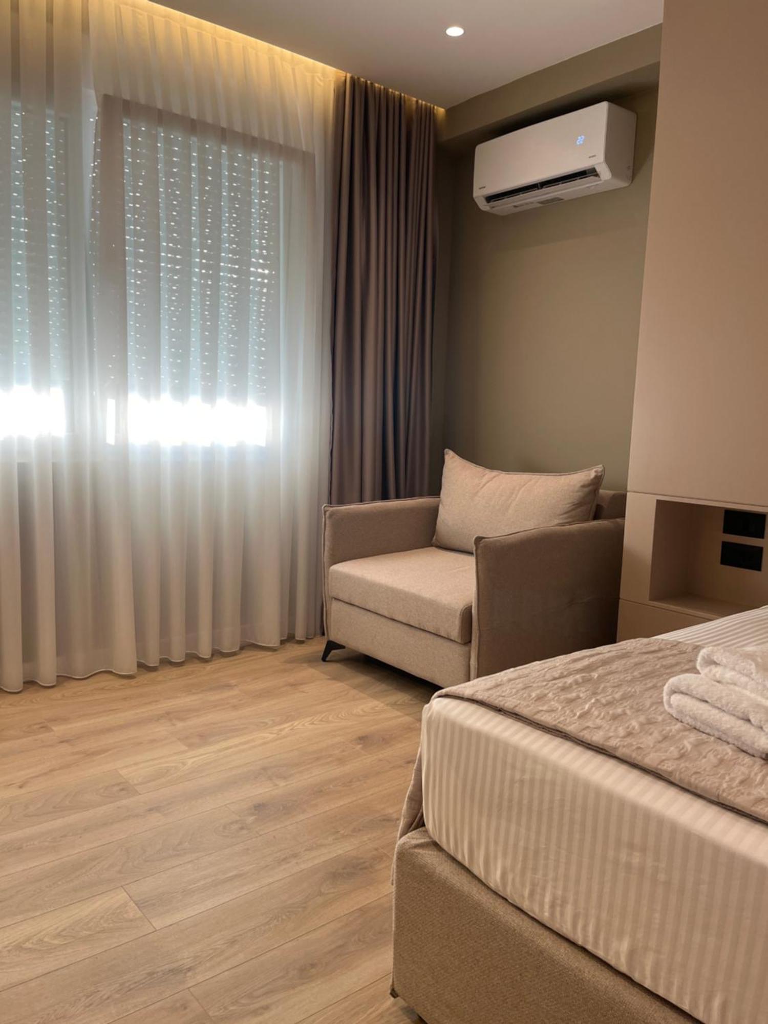 Mina Luxury