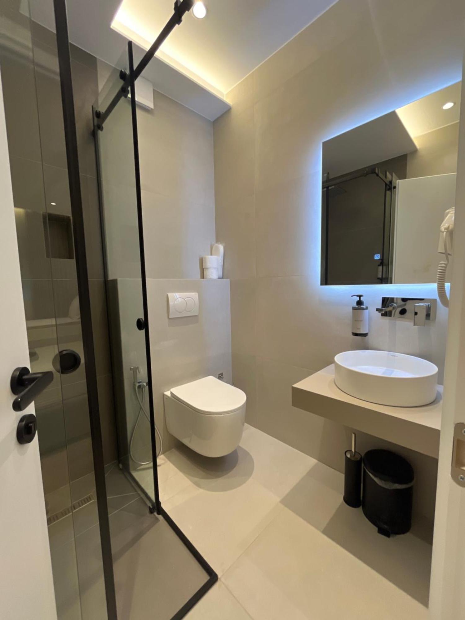Mina Luxury *